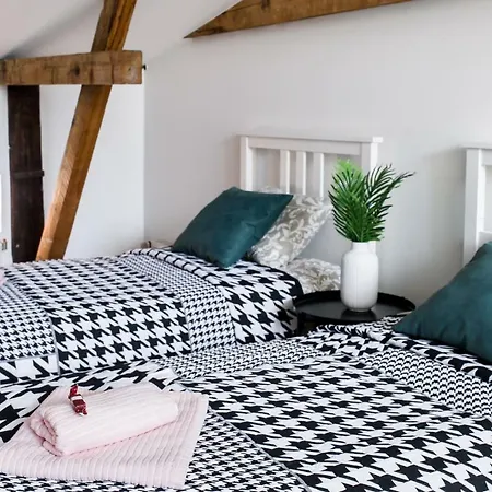 Apartment Cozy Mansard Old Town Aptartment, Ac *