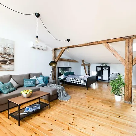 Cozy Mansard Old Town Aptartment, Ac Apartment